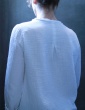 sewing pattern Bohème blouse in white double gauze, back view American shot