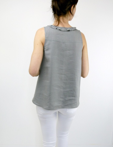 Alizé tank top with neckline flounce, in grey linen, back view